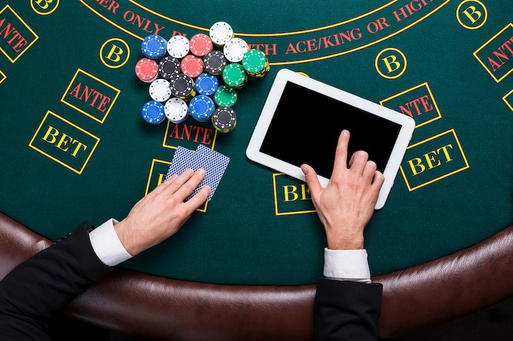 Tampilan pemain di meja blackjack langsung Antarmuka pemain Evolution Gaming dengan meja, kartu, dan tombol kontrol